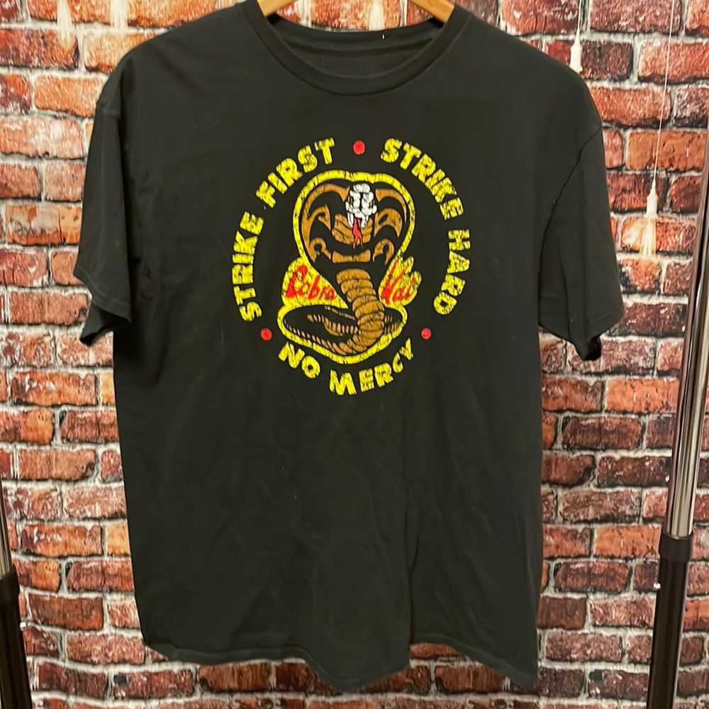 Cobra Kai Karate Kid tee shirt men’s large No Mercy Strike First workout